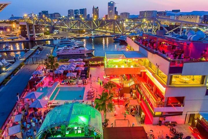 Beautiful And Comfy Boat In Barcelona With Boat Tour Option Hotel Kültér fotó