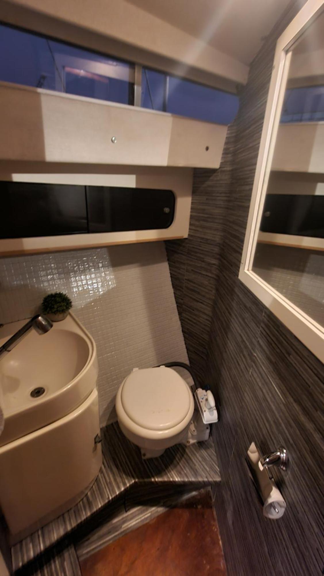 Beautiful And Comfy Boat In Barcelona With Boat Tour Option Hotel Kültér fotó