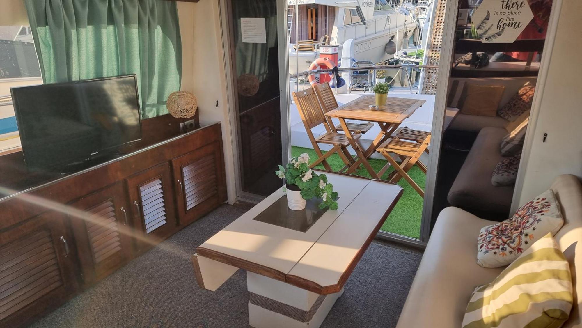 Beautiful And Comfy Boat In Barcelona With Boat Tour Option Hotel Kültér fotó