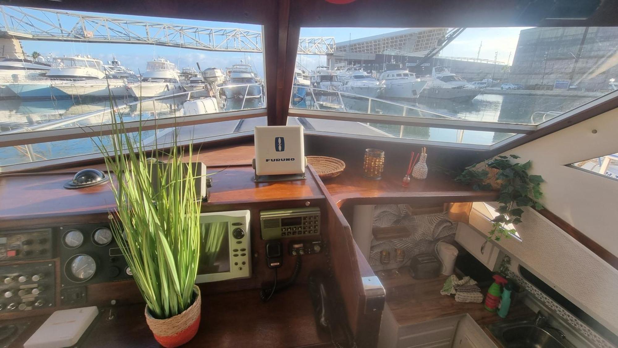 Beautiful And Comfy Boat In Barcelona With Boat Tour Option Hotel Kültér fotó