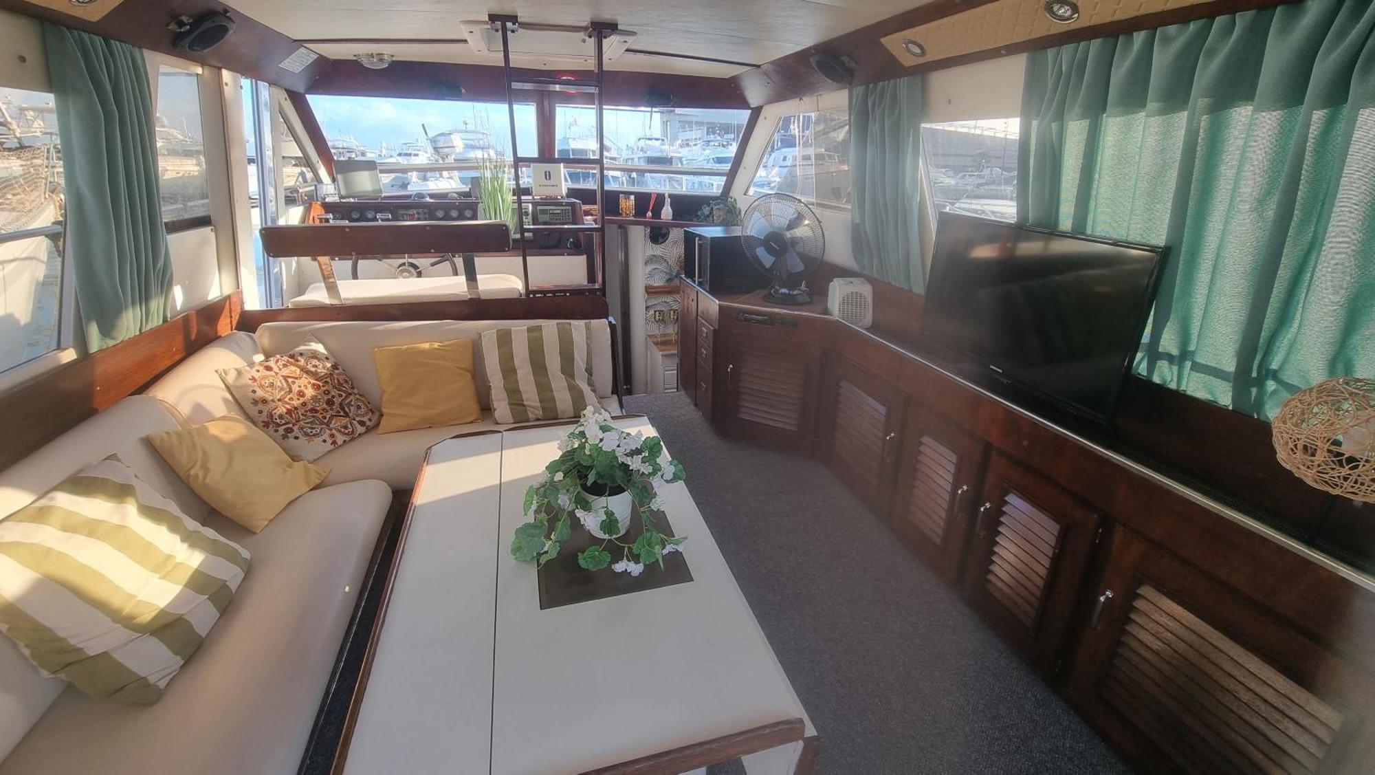 Beautiful And Comfy Boat In Barcelona With Boat Tour Option Hotel Kültér fotó