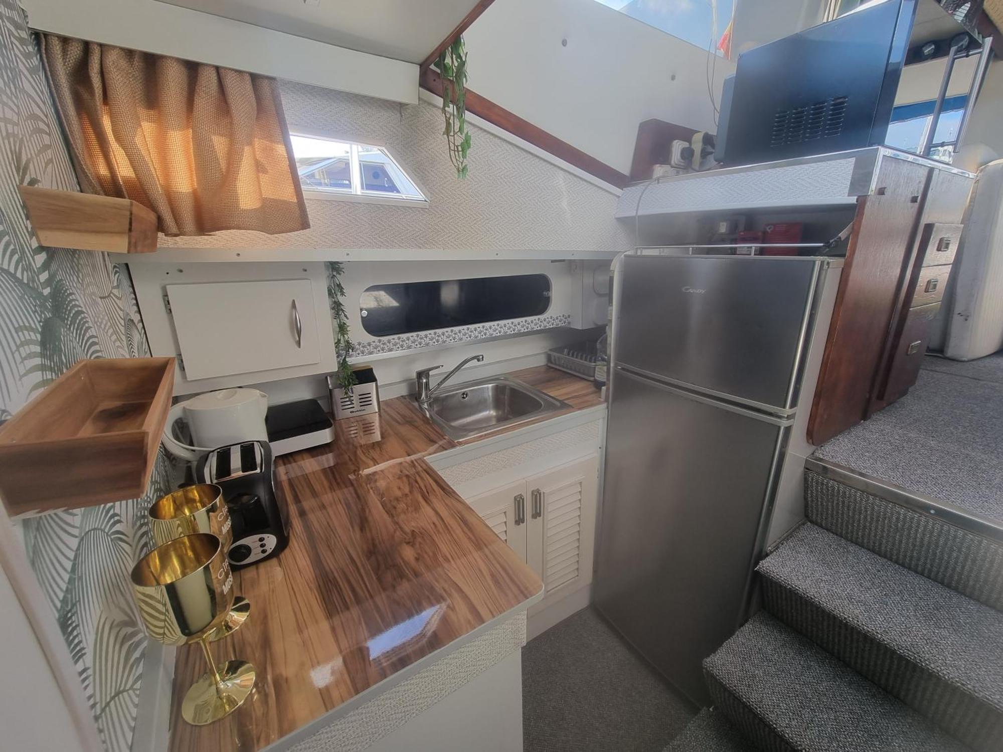 Beautiful And Comfy Boat In Barcelona With Boat Tour Option Hotel Kültér fotó