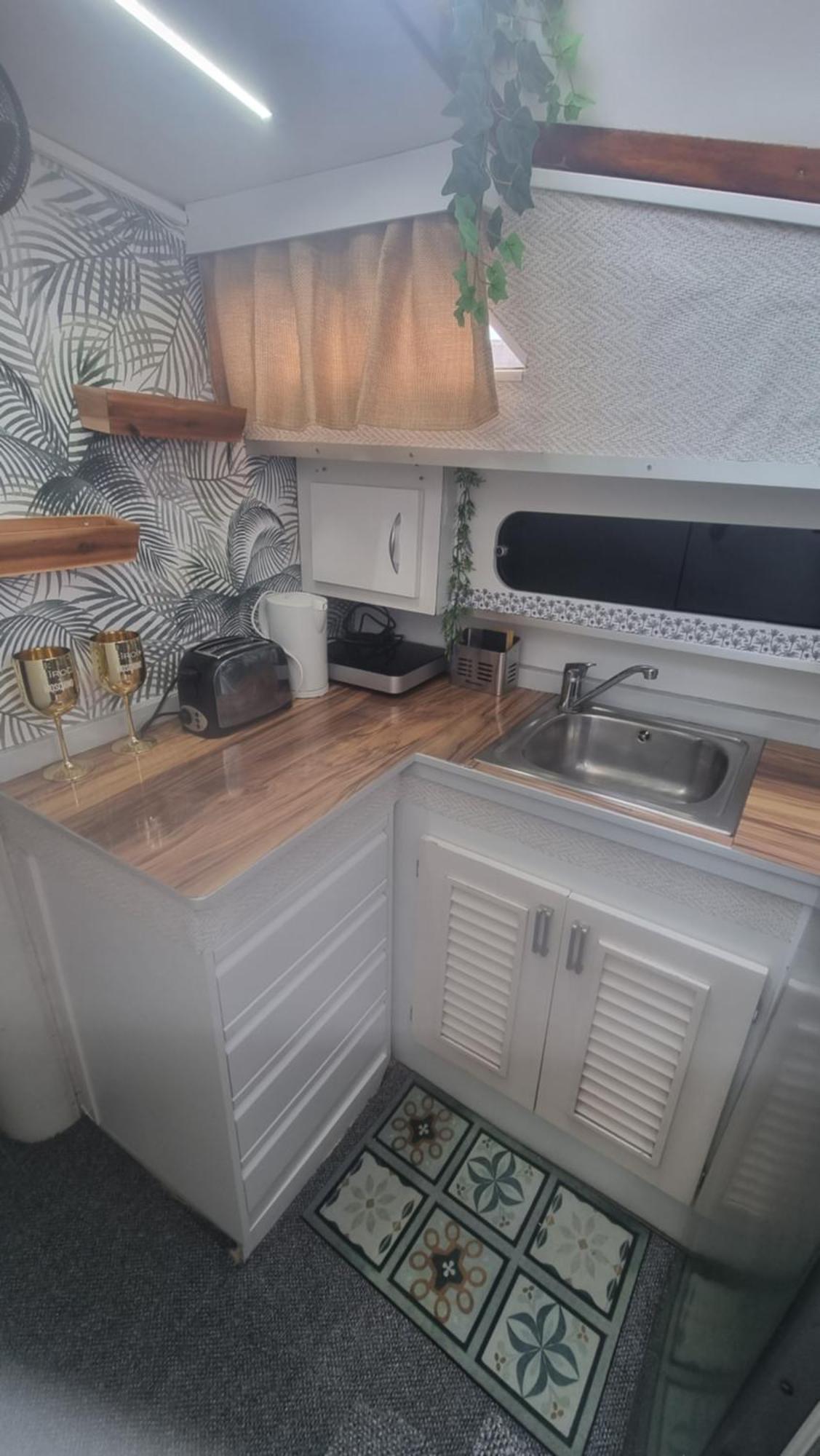 Beautiful And Comfy Boat In Barcelona With Boat Tour Option Hotel Kültér fotó